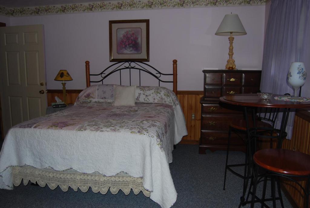Bed & Breakfast Berry Patch 3*