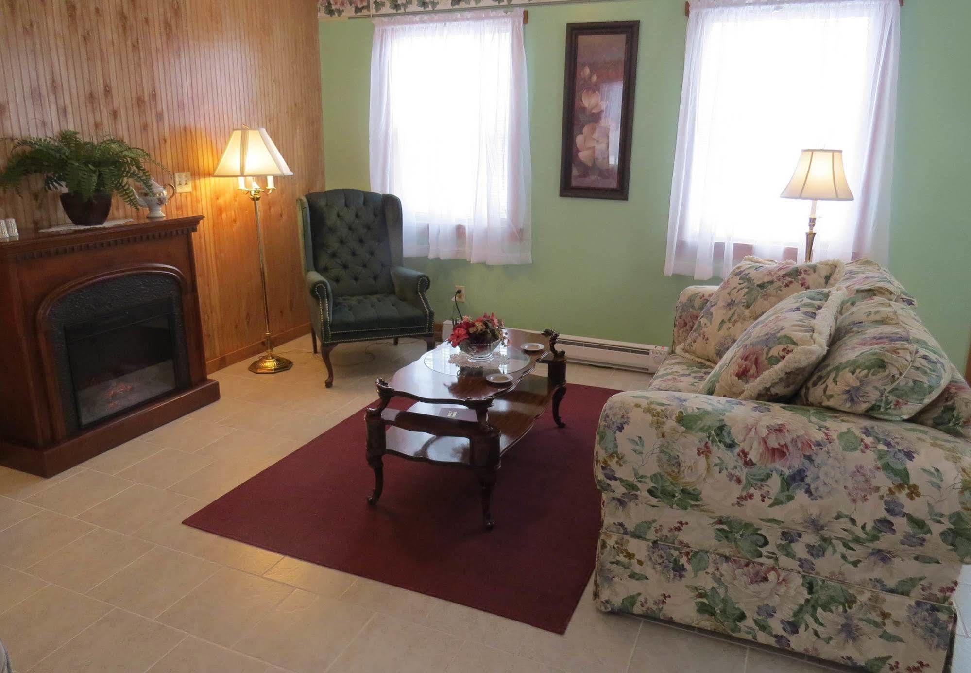 Bed & Breakfast Berry Patch 3*